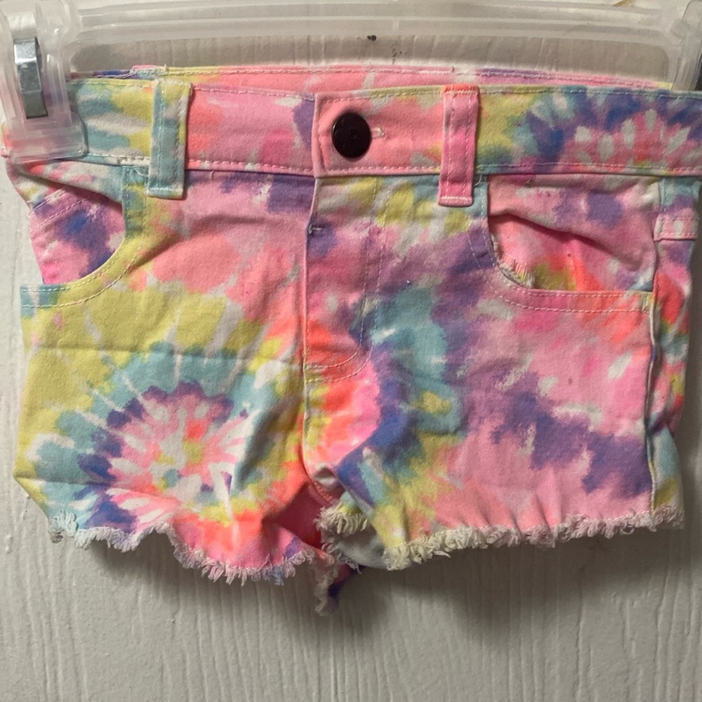 Girls, tie-dyed shorts size 4
